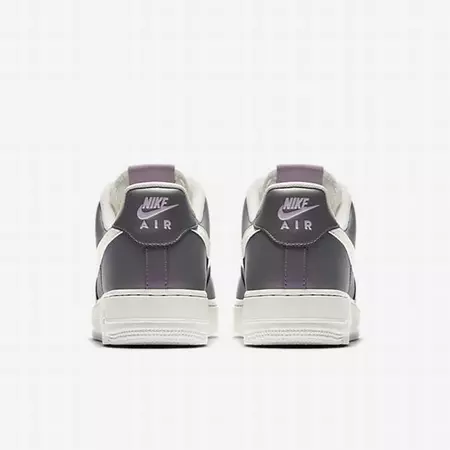 Air Force 1 '07 LV8 "Iced" (500/iced lilac/summit white/black)
