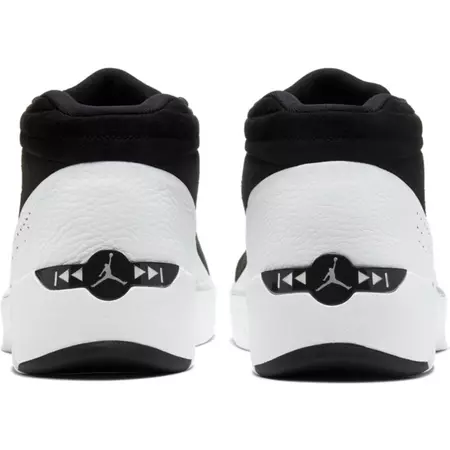 Jordan Team Showcase "White Vibes"
