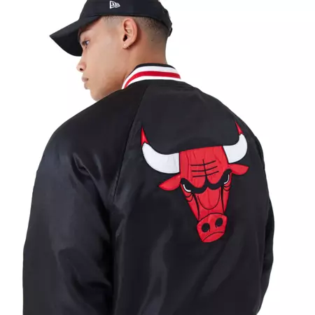 New Era NBA Chicago Bulls Applique Satin Bomber Jacket