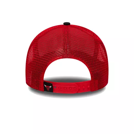 New Era NBA Chicago Bulls Team Arch Trucker Cap