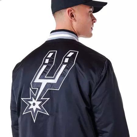 New Era NBA Spurs Satin Bomber Jacket "Black"