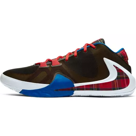 Zoom Freak 1 Antetokounmpo 'Employee of the Month'