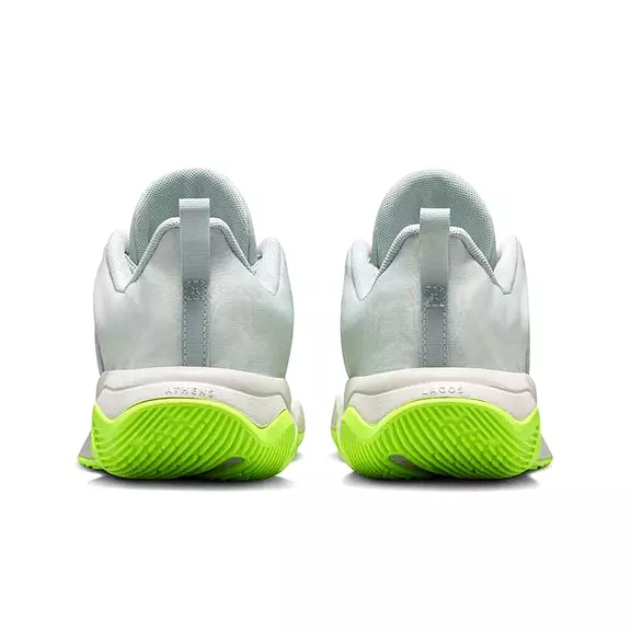 Giannis Immortality 4 (GS) "Light Silver"