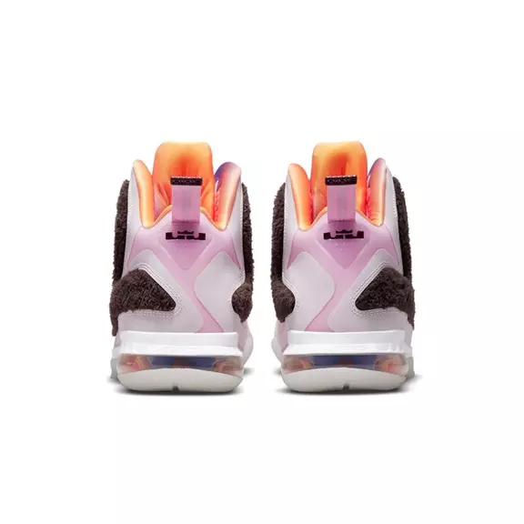 LeBron IX “Regal Pink”