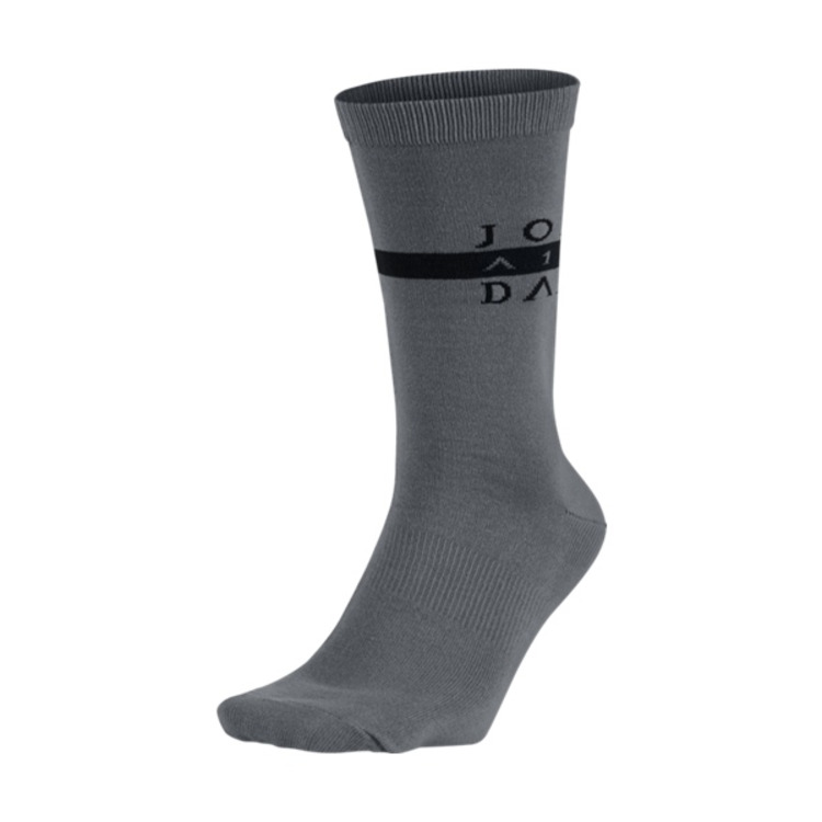 Ajouter au panier Jordan Seasonal Print Crew (065/cool grey/black) Jordan Seasonal Print Crew (065/cool grey/black)