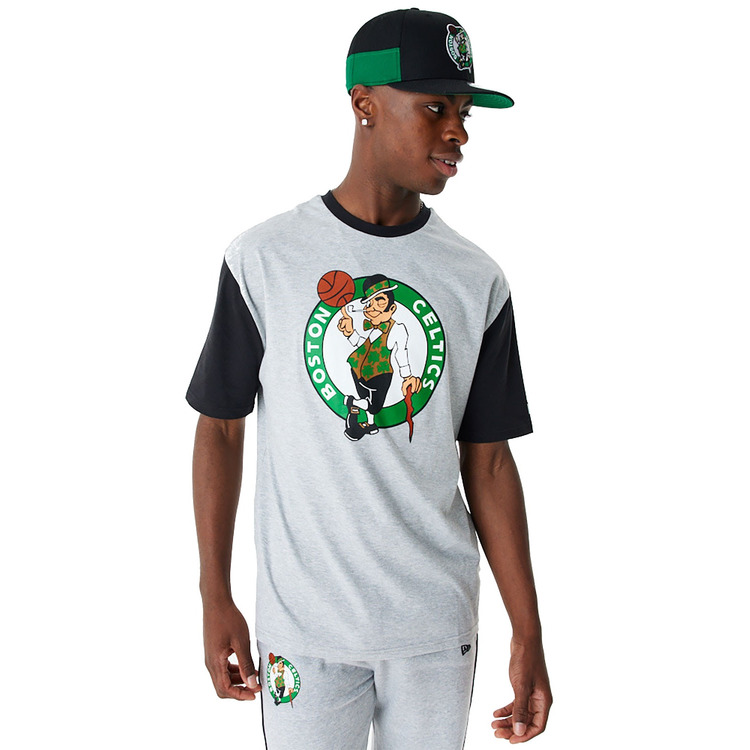 Ajouter au panier New Era NBA Boston Celtics Colour Block Oversized T-Shirt New Era NBA Boston Celtics Colour Block Oversized T-Shirt