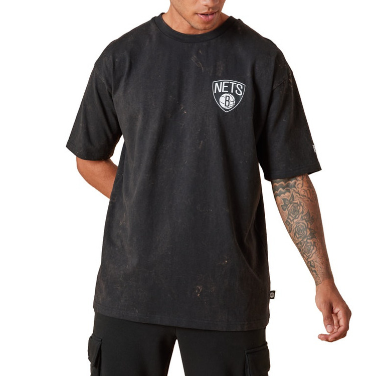 Ajouter au panier New Era NBA Brooklyn Nets Washed Pack Graphic T-shirt New Era NBA Brooklyn Nets Washed Pack Graphic T-shirt