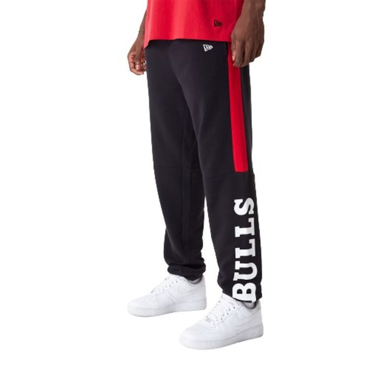 Ajouter au panier New Era NBA Chicago Bulls Colour Block Joggers New Era NBA Chicago Bulls Colour Block Joggers