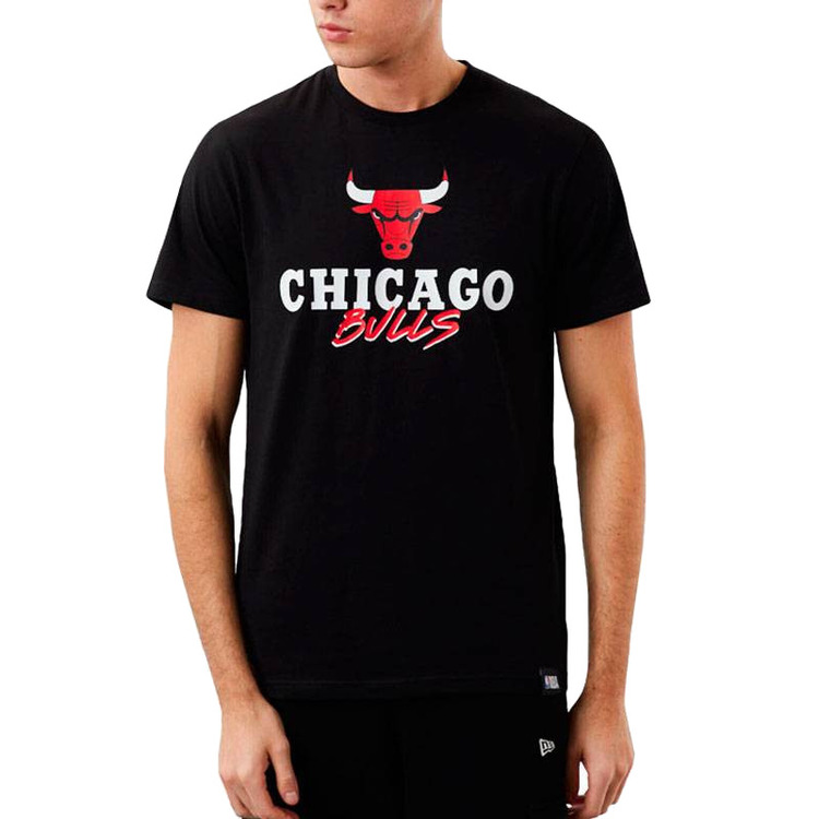 Ajouter au panier New Era NBA Chicago Bulls Script Logo Tee "Black" New Era NBA Chicago Bulls Script Logo Tee "Black"