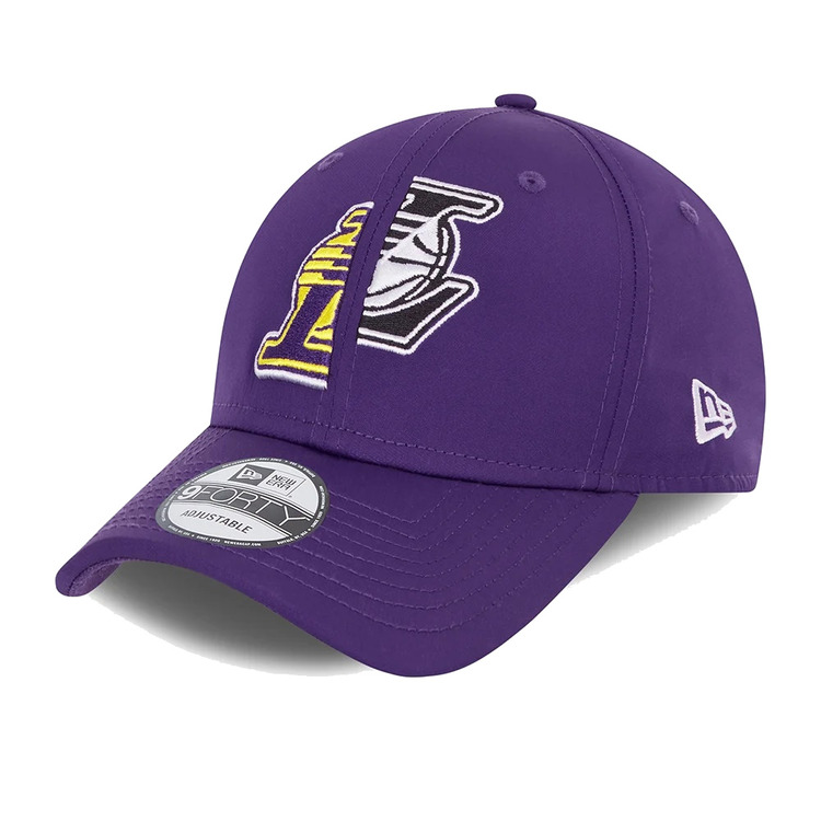Ajouter au panier New Era NBA L.A Lakers Half and Half 9FORTY New Era NBA L.A Lakers Half and Half 9FORTY
