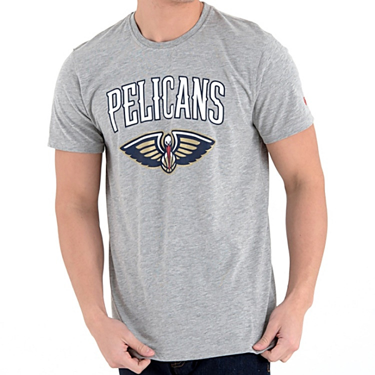 Ajouter au panier New Era NBA Team Logo New Orleans Pelicans Logo Tee New Era NBA Team Logo New Orleans Pelicans Logo Tee