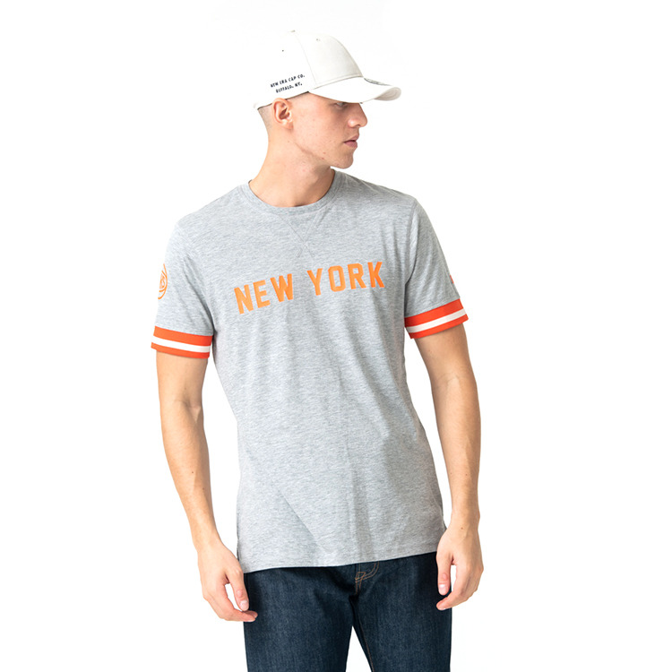 Ajouter au panier New Era New York Knicks Wordmark Tee New Era New York Knicks Wordmark Tee