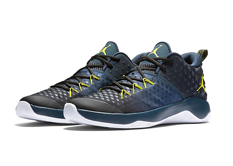 Jordan extra hotsell fly blue