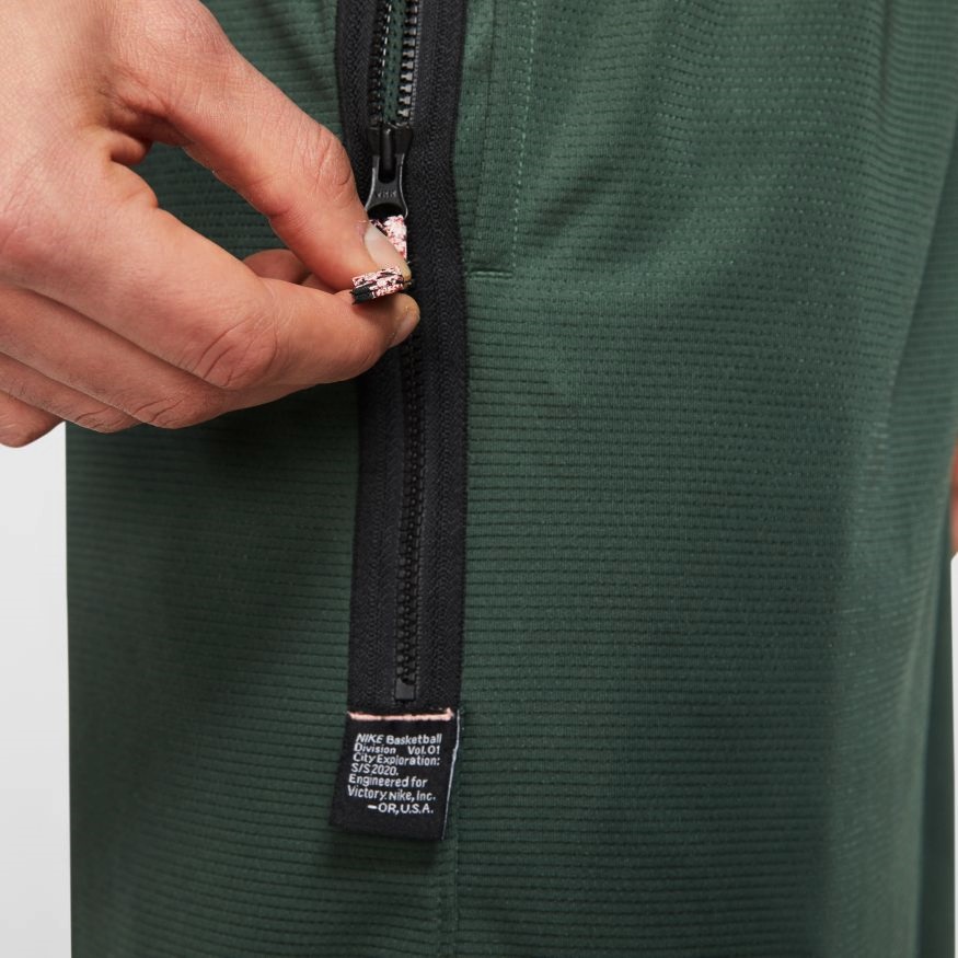 nike dna city exploration shorts