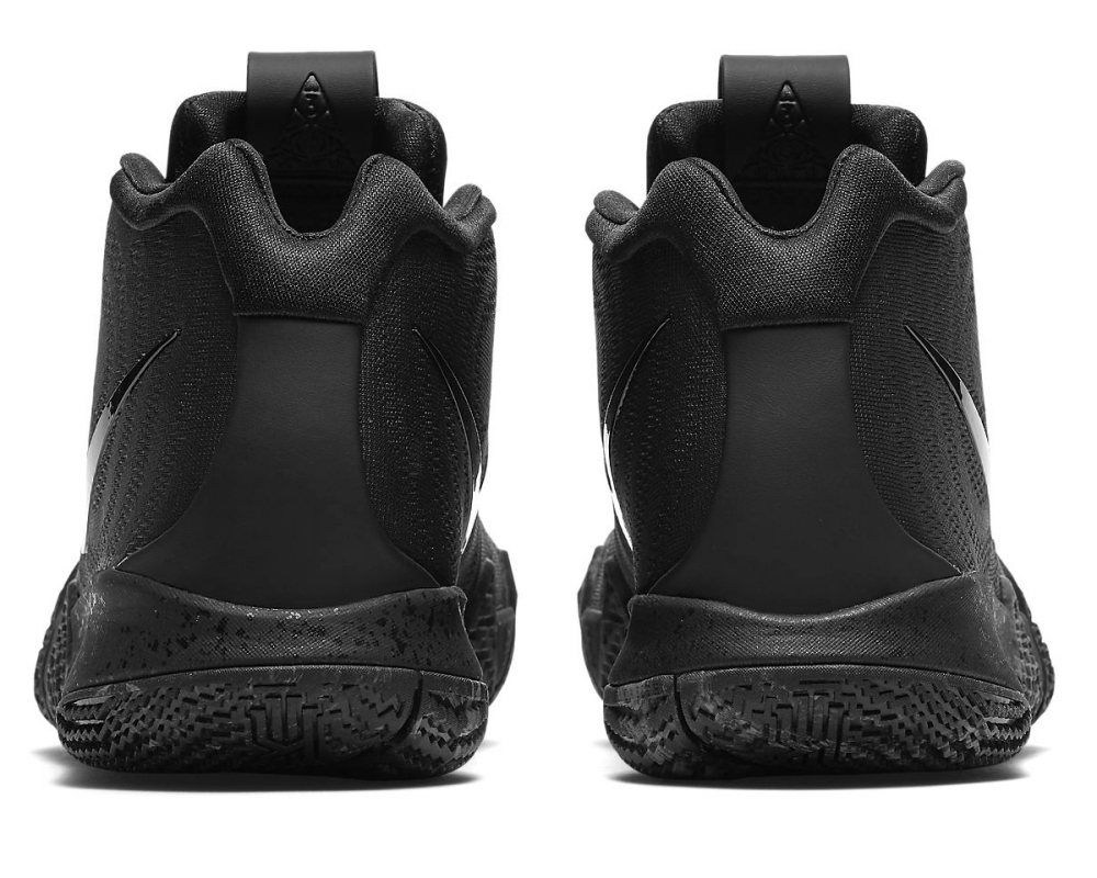 kyrie 4 triple black